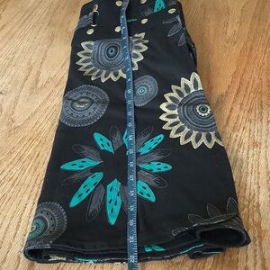Reversible Black and Floral skirt multi size snap closure with attached pouch